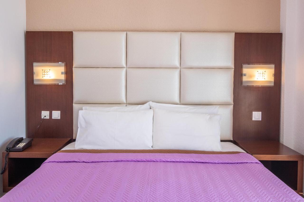 Castelia Bay Hotel Amoopi Exterior photo