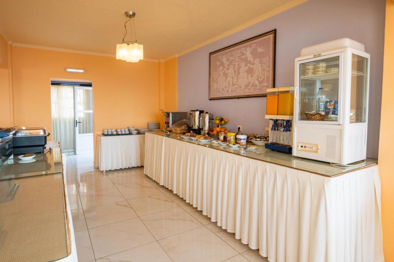 Castelia Bay Hotel Amoopi Exterior photo