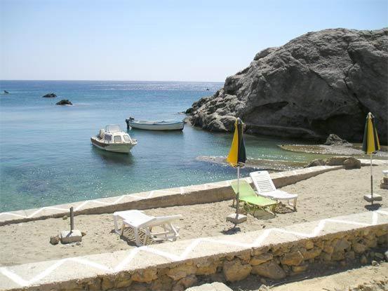 Castelia Bay Hotel Amoopi Exterior photo